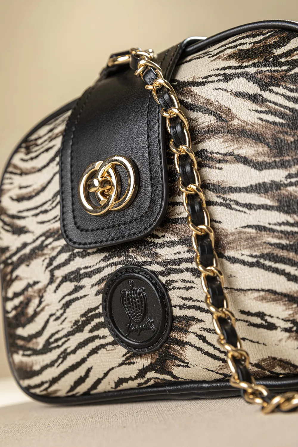 CA10-B-beige-tiger-3